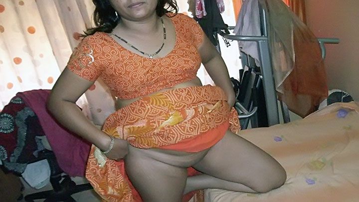 Gear B. reccomend sexy indian bhabhi showing